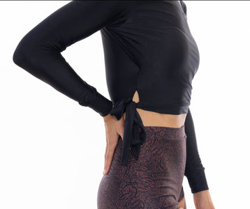 ACTOZ CROPPED TOP BLACK RASHGUARD